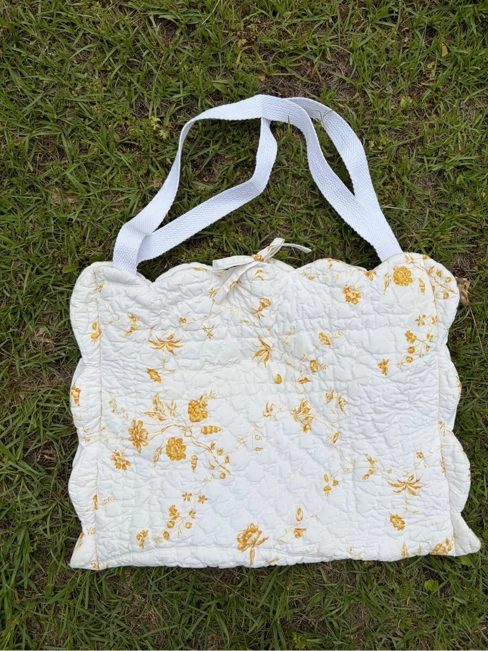 Quilted Floral Scallop-Edge Tote Bag in White and Yellow